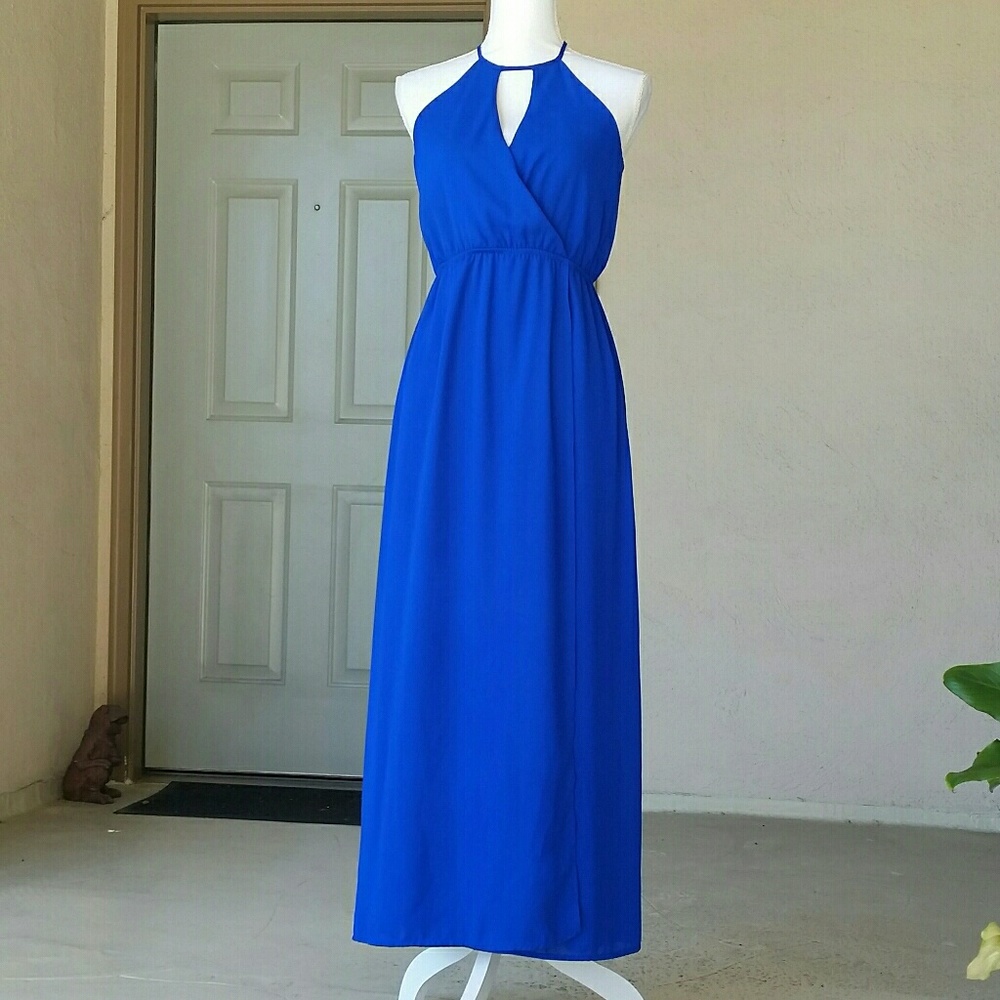 Beautiful Dress - Picture 1 of 6